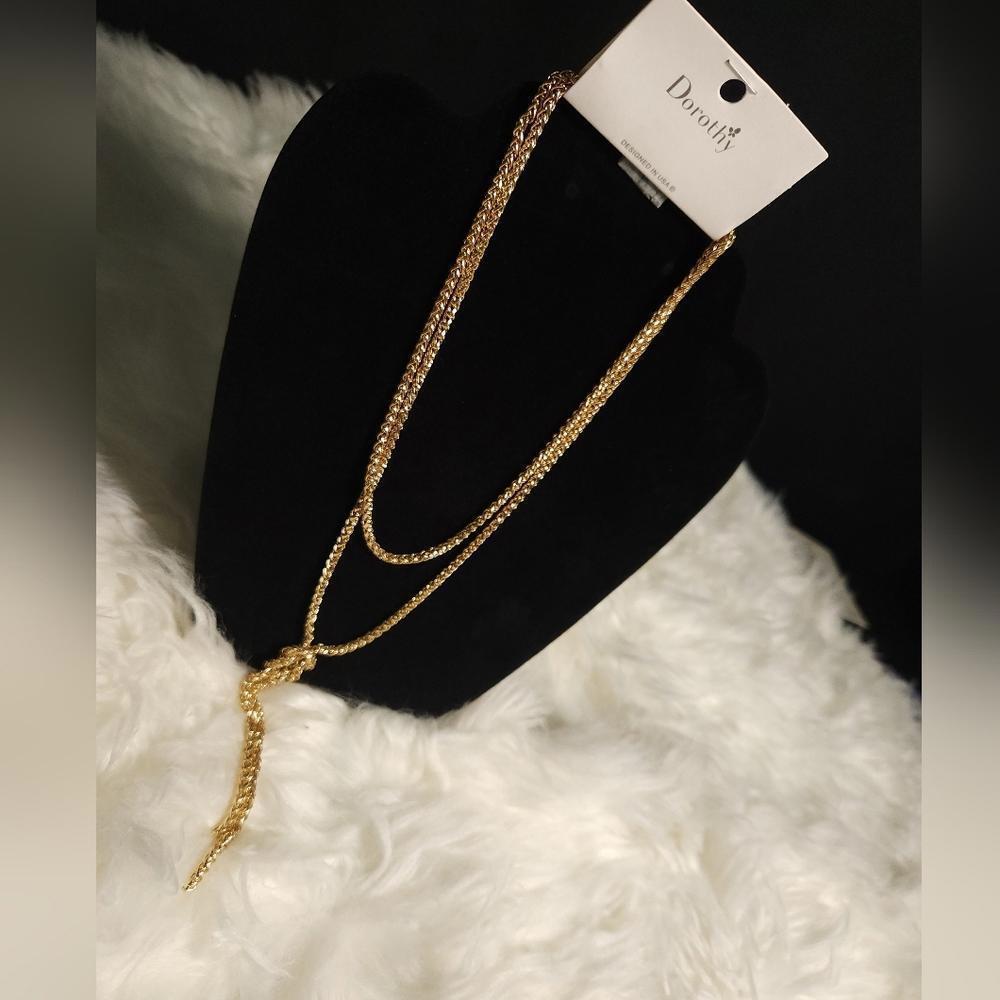 Minimalist Gold Layered Necklace Set with Pendant